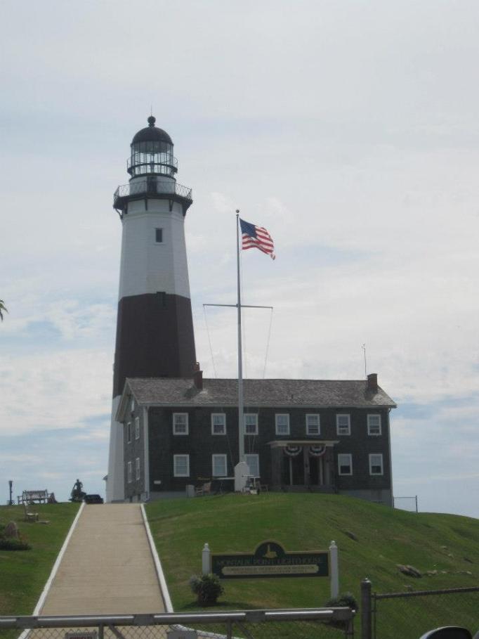 304762_930073104121_1160179349_n